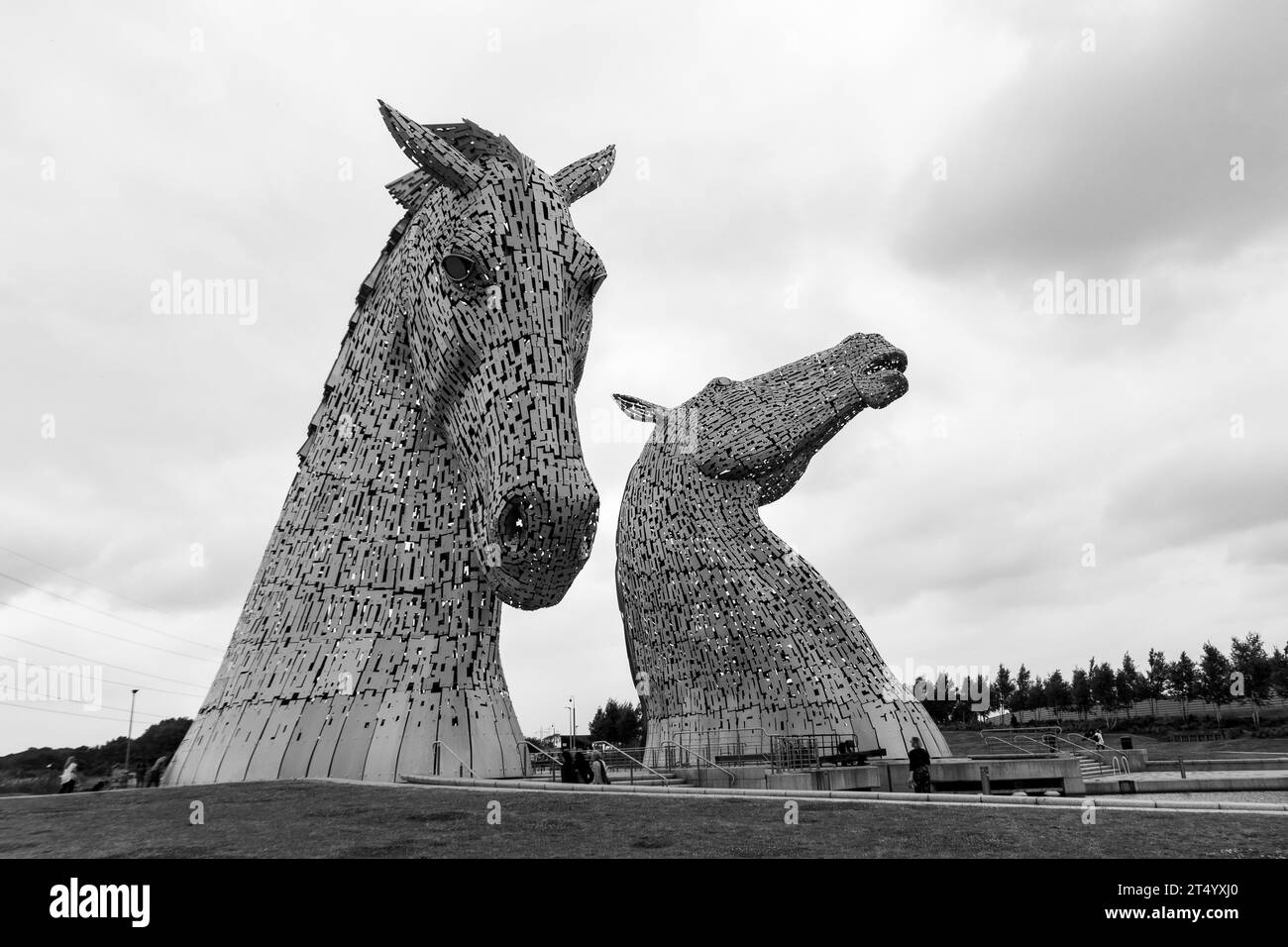 El kelpie o “caballo merfolk” es una criatura que cambia de forma mencionada en varios mitos y leyendas del folclore escocés. Los Kelpies son dos al aire libre Foto de stock