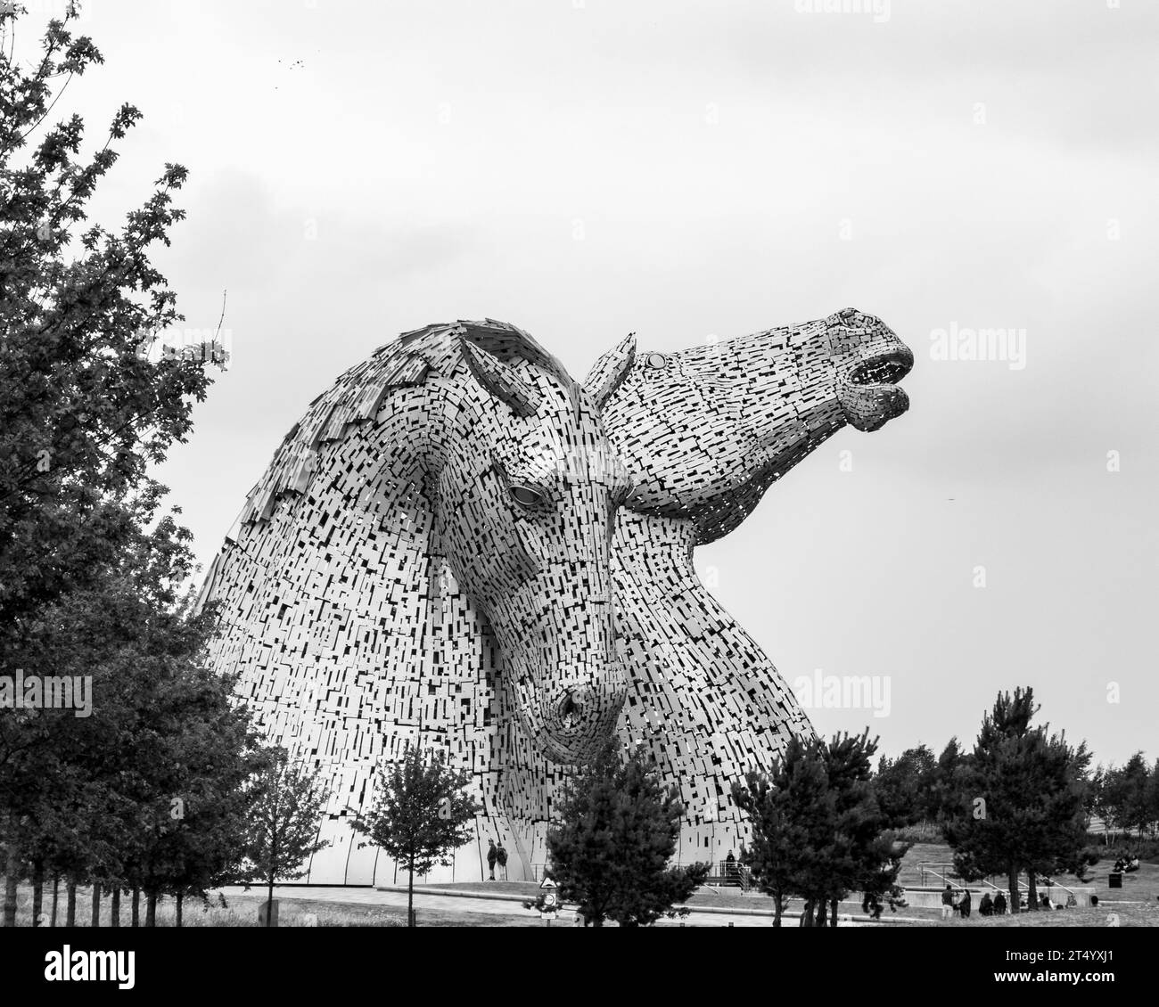 El kelpie o “caballo merfolk” es una criatura que cambia de forma mencionada en varios mitos y leyendas del folclore escocés. Los Kelpies son dos al aire libre Foto de stock