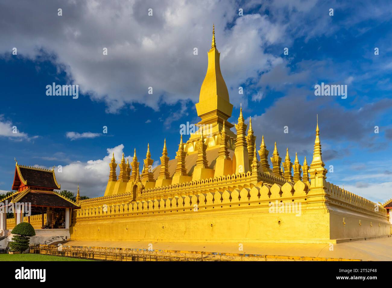 PHA That Luang, That Luang, estupa y templo budista simbólico nacional, Vientián, Laos, Sudeste Asiático, Asia Foto de stock