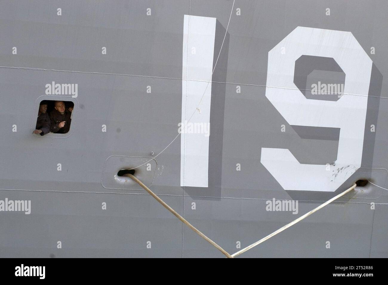 0703215253W003 YOKOSUKA, Japón (21 de marzo de 2007) Marineros a