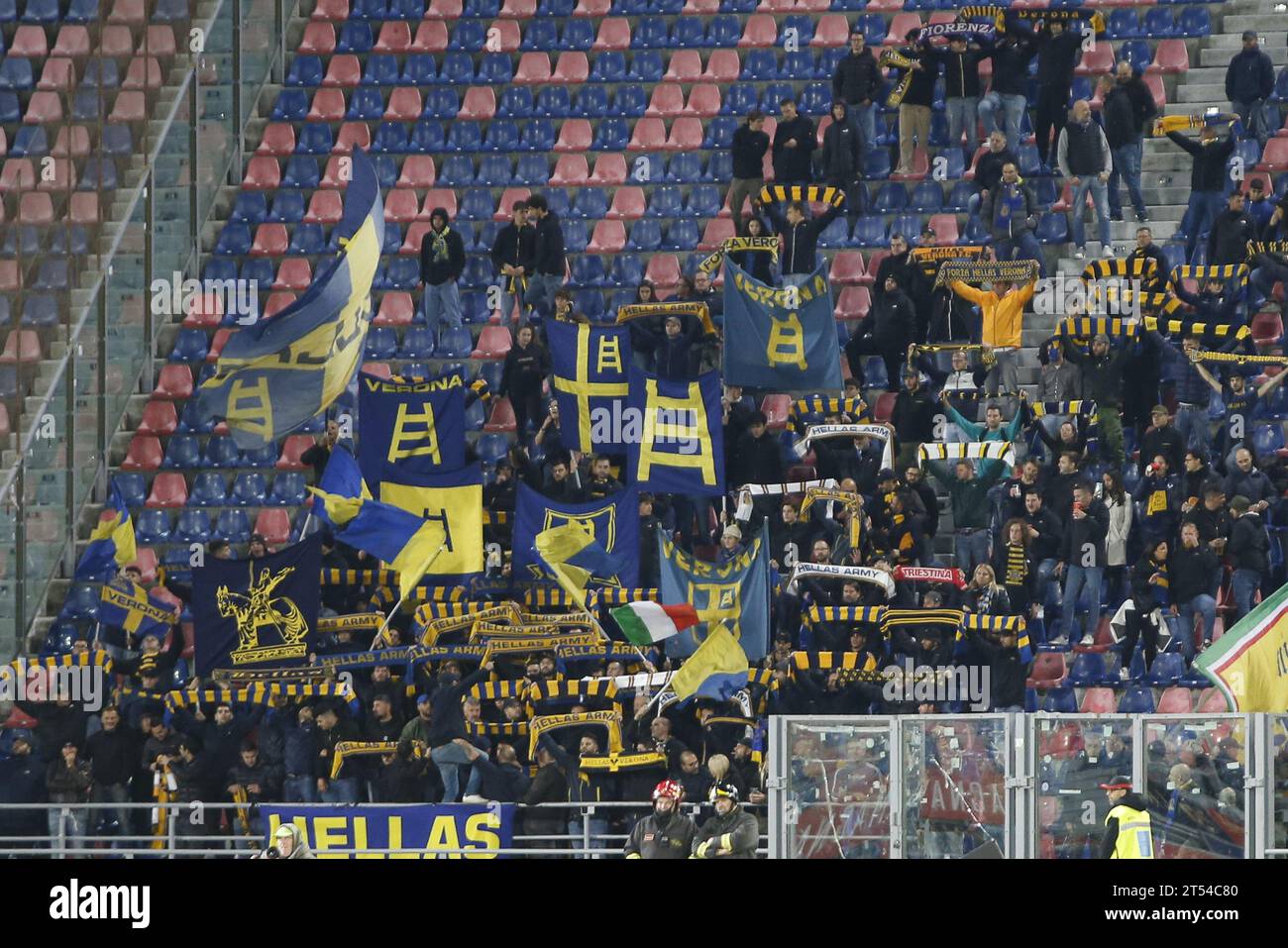 Bolonia, Italia. 31 de octubre de 2023. Los aficionados del Hellas