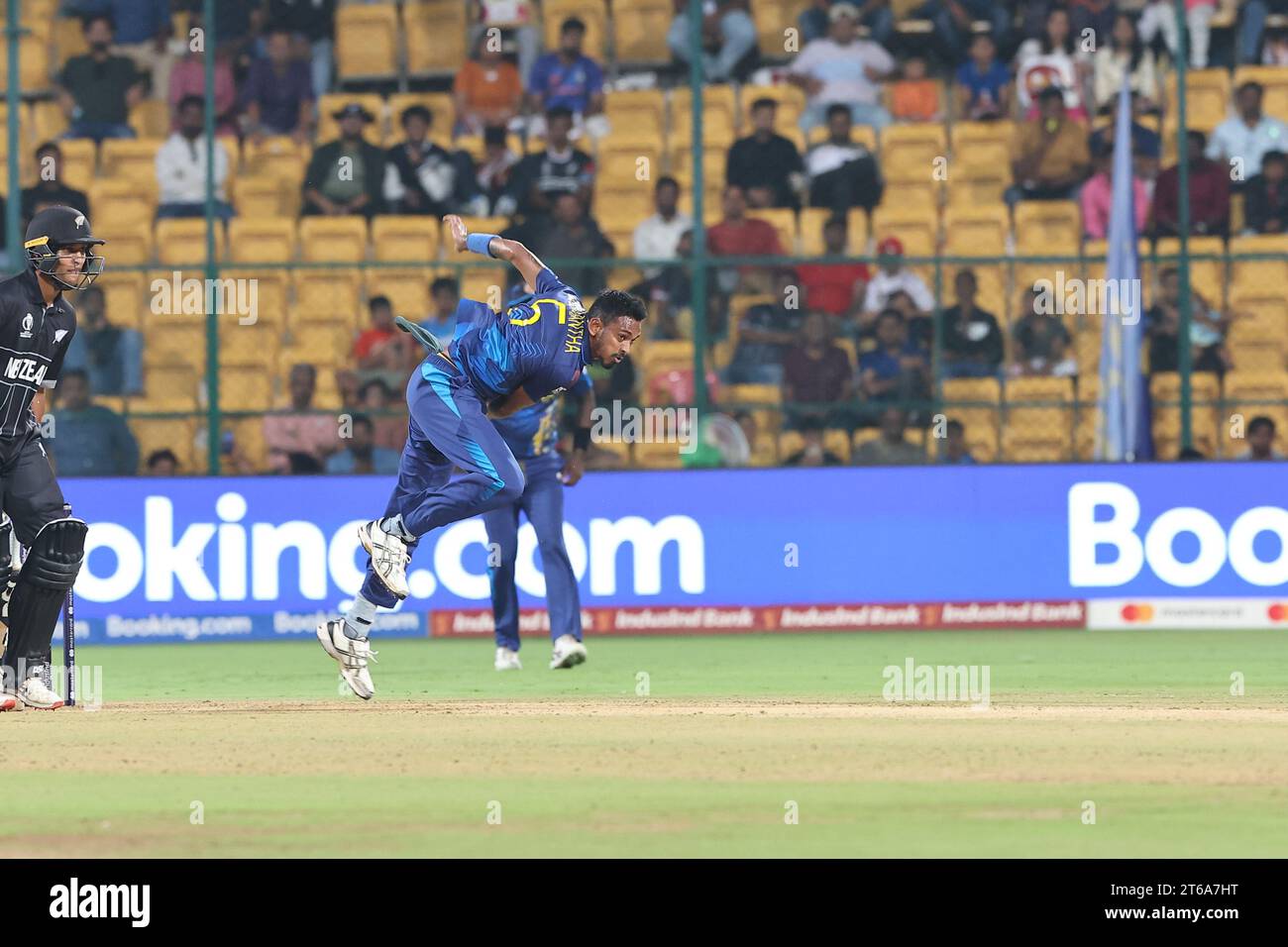 Bangalore, India. 09 de noviembre de 2023. ICC Masculino Cricket World Cup INDIA 2023: 41er partido de ICC Cricket World Cup: Nueva Zelanda V Srilanka en Chinnasamy Stadium, Bangalore. NZ ganó por 5 wickets crédito: Seshadri SUKUMAR/Alamy Live News Foto de stock