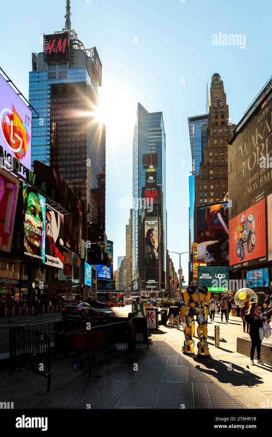 Transformador en Times Square, Nueva York, América del Norte, Estados Unidos Foto de stock