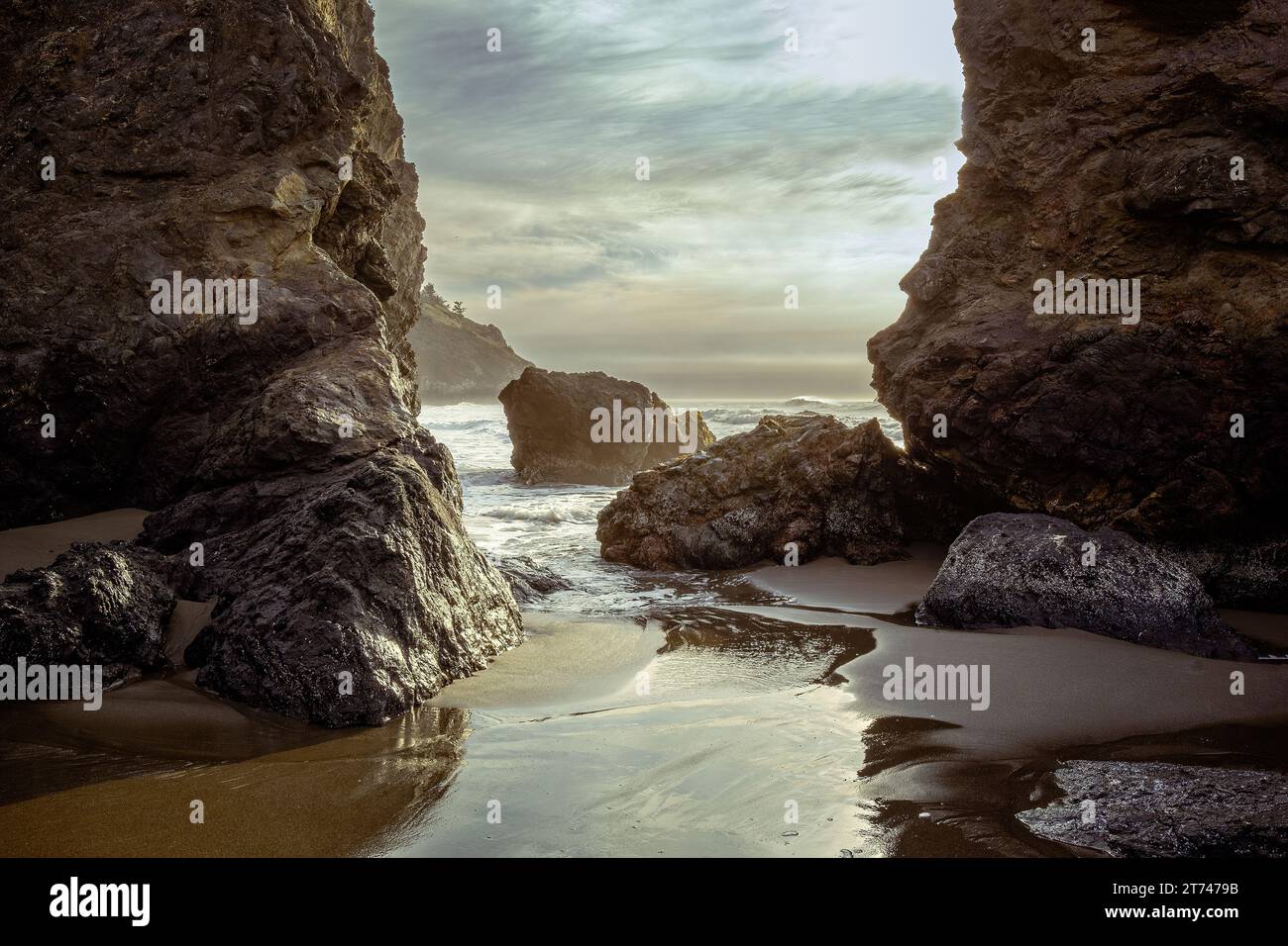 Rocas en una playa en California, California soñando Foto de stock