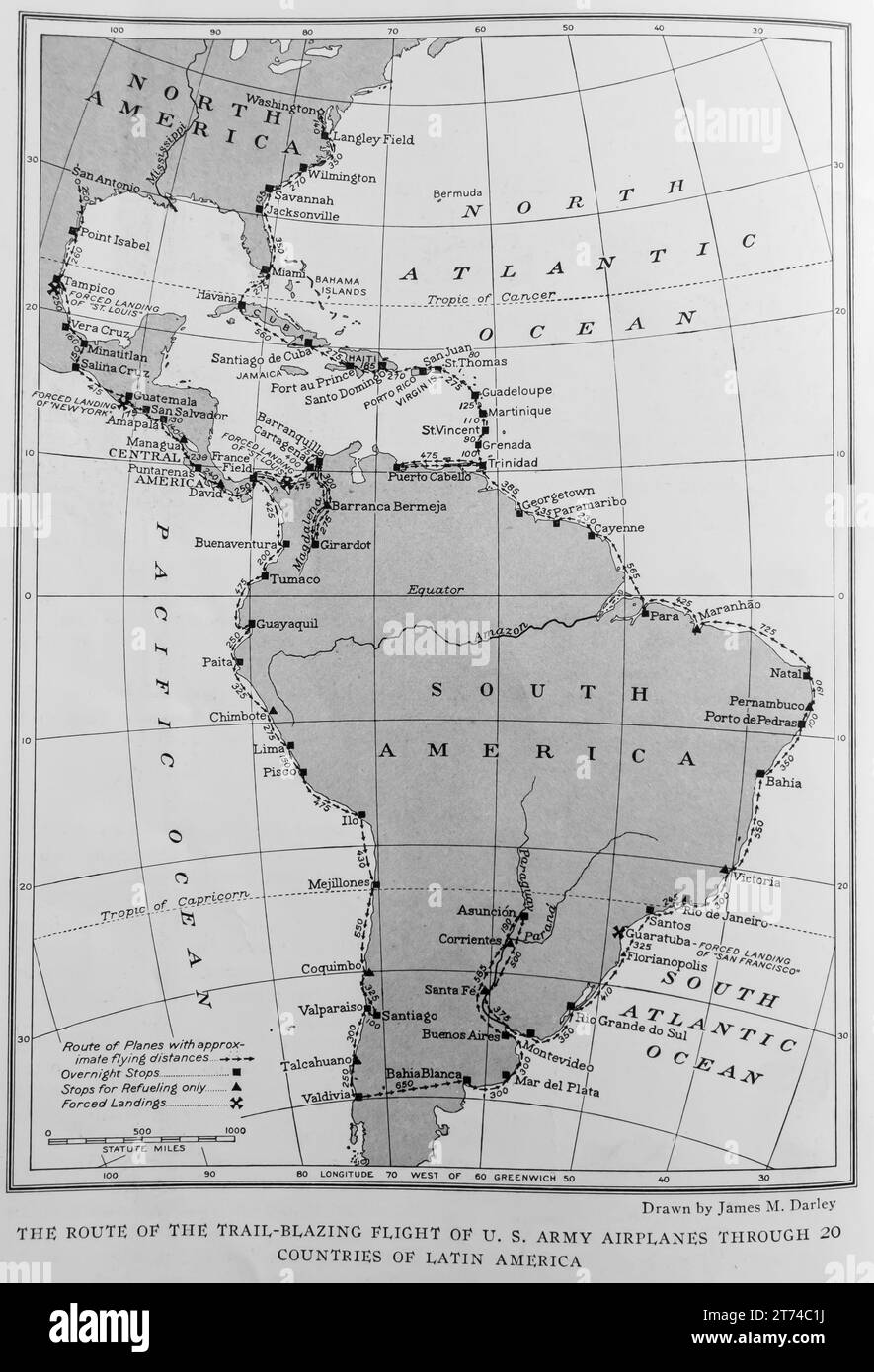 1927 La ruta de los aviones del Ejército de EE.UU. A través de 20 países de América Latina mapa publicado en una revista NatGeo 1927 Foto de stock