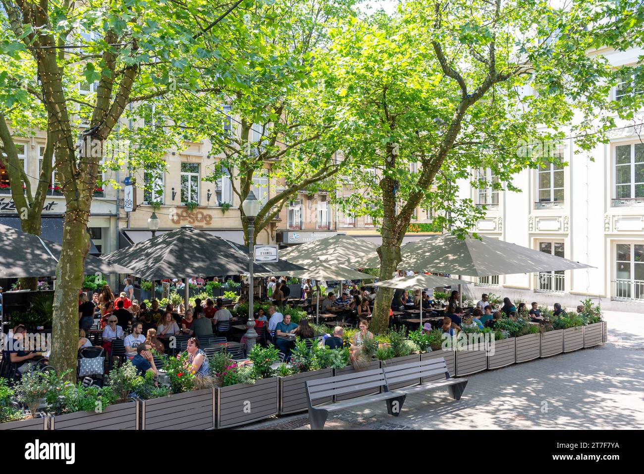 Restaurantes al aire libre, Place d'Armes, Ville Haute, Ciudad de Luxemburgo, Luxemburgo Foto de stock