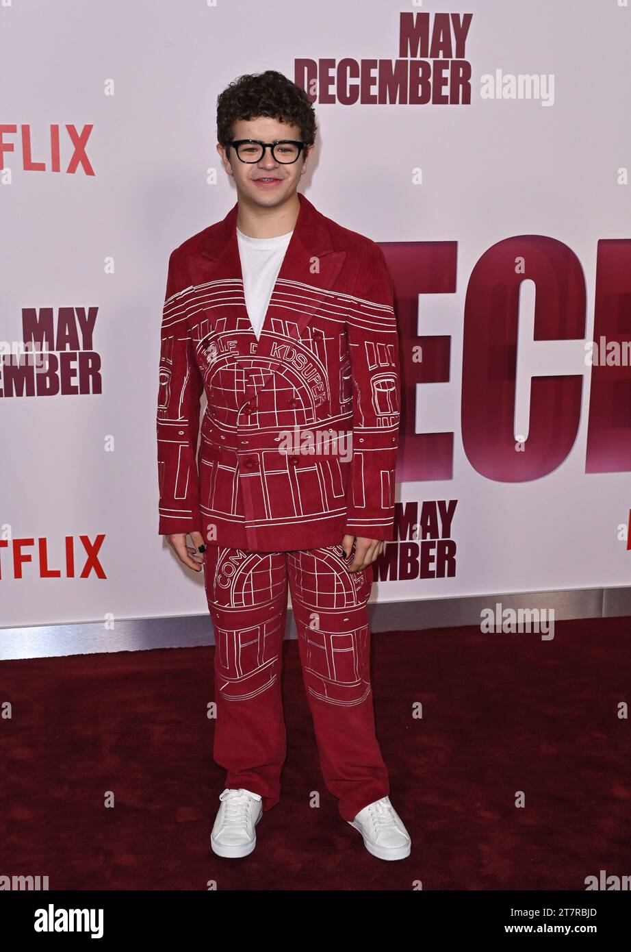 Los Ángeles, Estados Unidos. 16 de noviembre de 2023. LOS ÁNGELES, ESTADOS UNIDOS. 16 de noviembre de 2023: Gaten Mattarazzo en el estreno de mayo de diciembre en el Museo de la Academia. Crédito de la imagen: Paul Smith/Alamy Live News Foto de stock