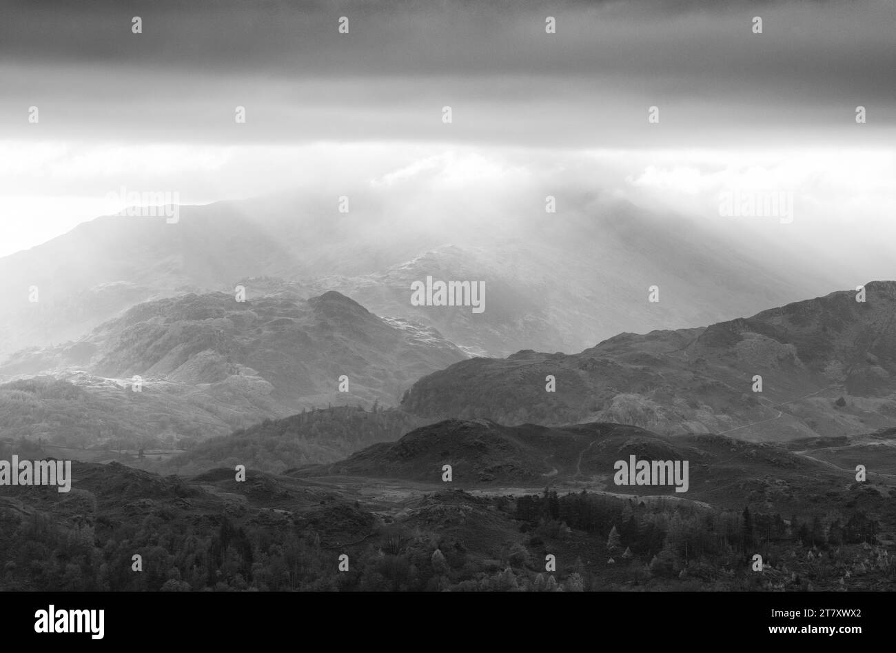 Vistas sobre las montañas de Grey Crag, cerca de Grasmere, Parque Nacional del Distrito de los Lagos, Patrimonio de la Humanidad de la UNESCO, Cumbria, Inglaterra, Reino Unido, Europa Foto de stock