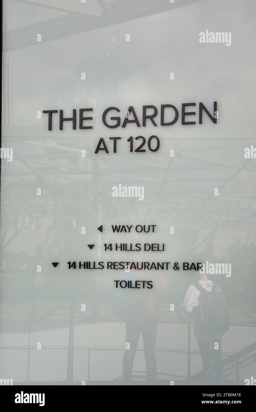 Londres, Reino Unido - 10 de mayo de 2023 : El jardín en 120. Jardín público en la azotea en la parte superior del edificio de oficinas en el centro de Londres. REINO UNIDO. Foto de stock