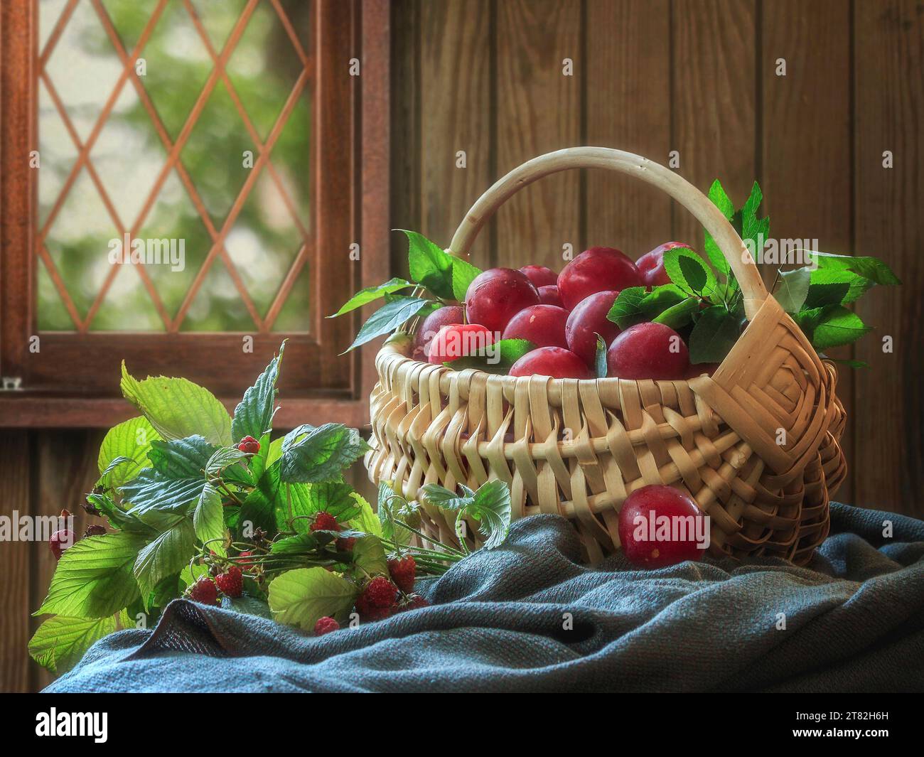 Naturaleza muerta con frutas y verduras Foto de stock