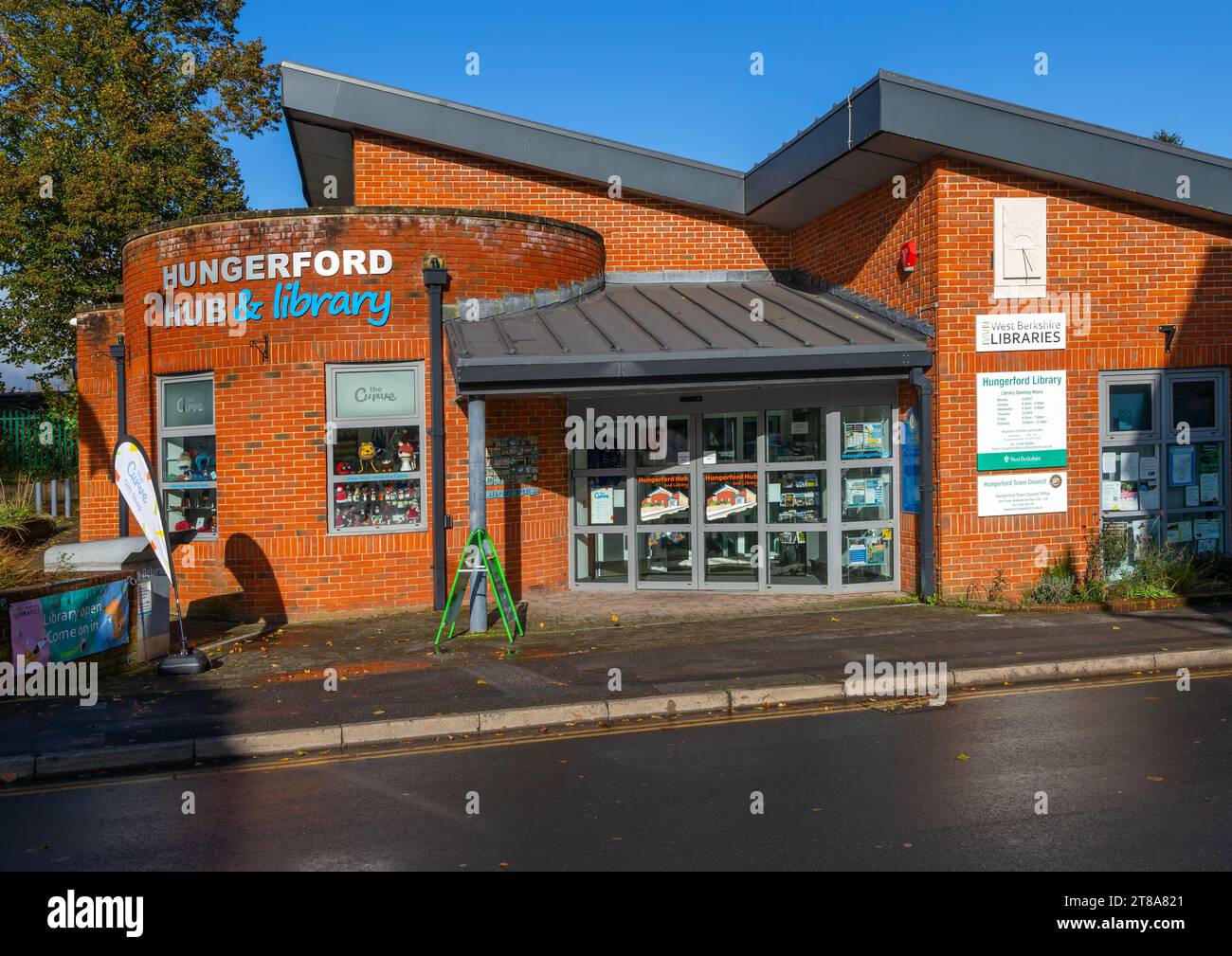 Hungerford Hub and Library Building, Hungerford, Berkshire, Inglaterra, Reino Unido Foto de stock