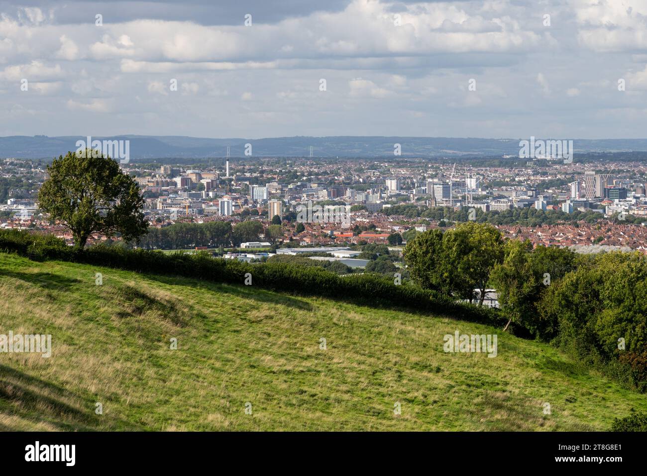 El paisaje urbano de Bristol visto desde Dundry Hill, con las