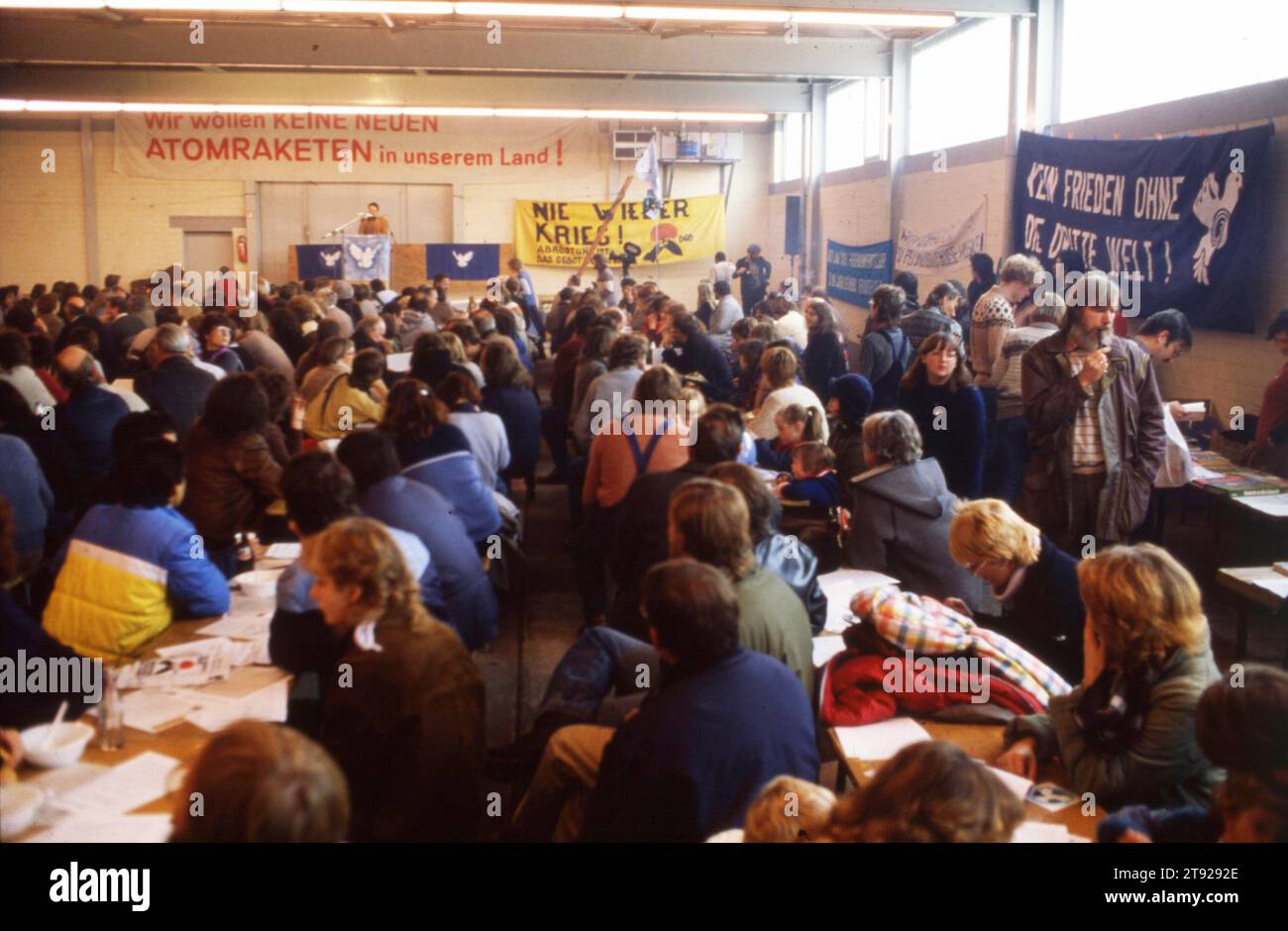 DEU, Alemania: Toboganes históricos de los años 84-85 r, área del Ruhr. Movimiento por la paz. Anti-guerra day.ca.1984 Foto de stock