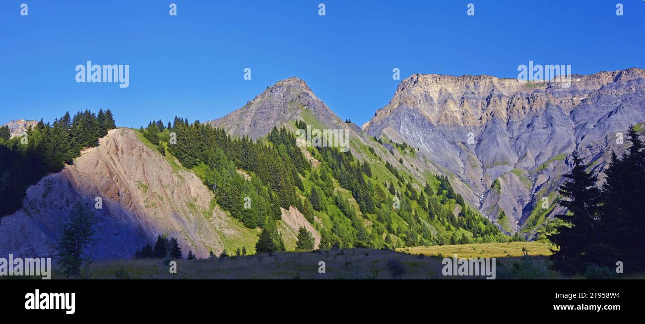 Paisaje de montaña, Francia, Saboya, Maurienne, Saint-Colomban-des-Villards Foto de stock