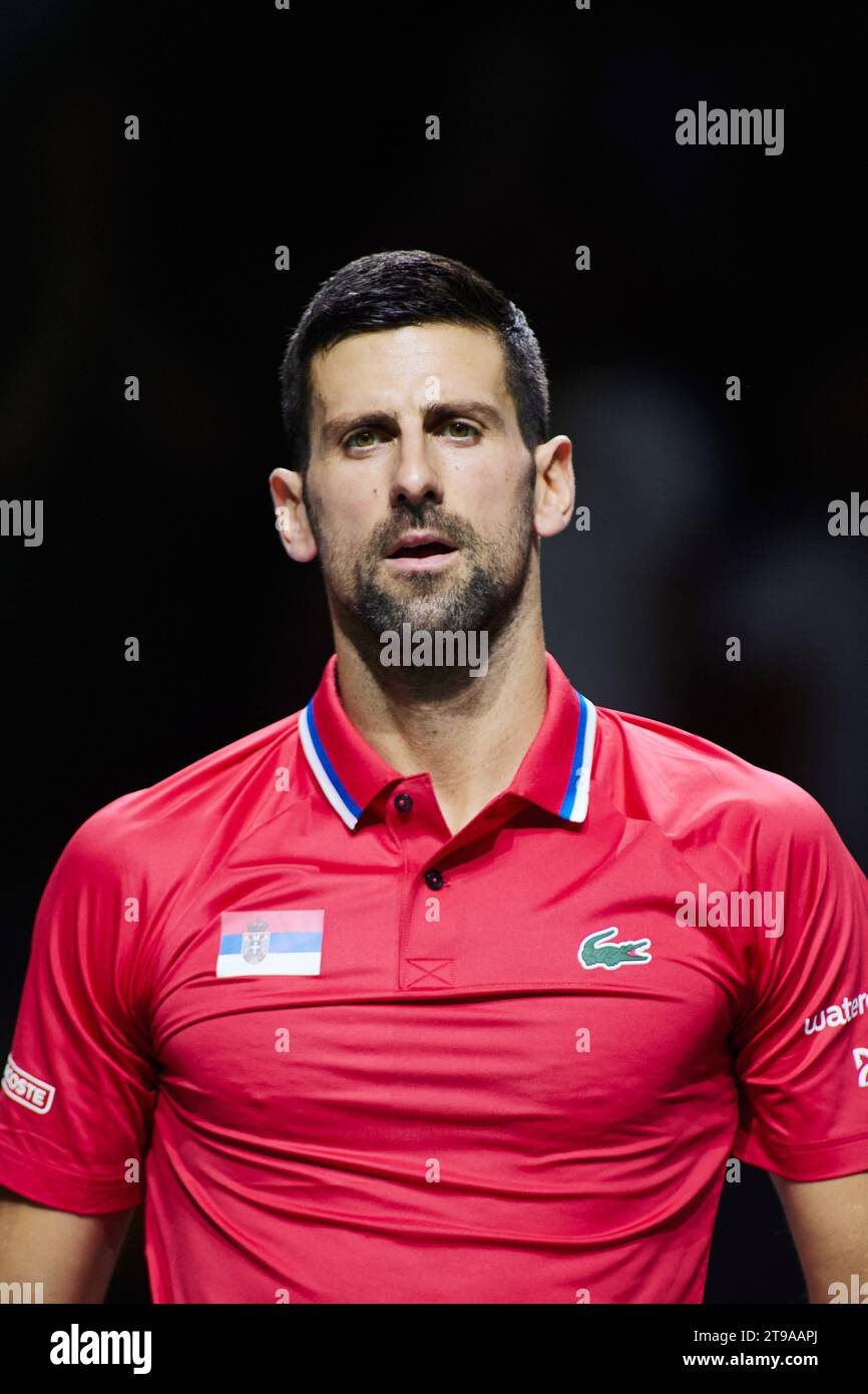 Novak Djokovic de Serbia en el partido 2 durante las finales de la Copa Davis 2023, cuartos de final de tenis entre Serbia y Gran Bretaña el 23 de noviembre de 2023 en el Pabellón Martin Carpena en Málaga, España Foto de stock
