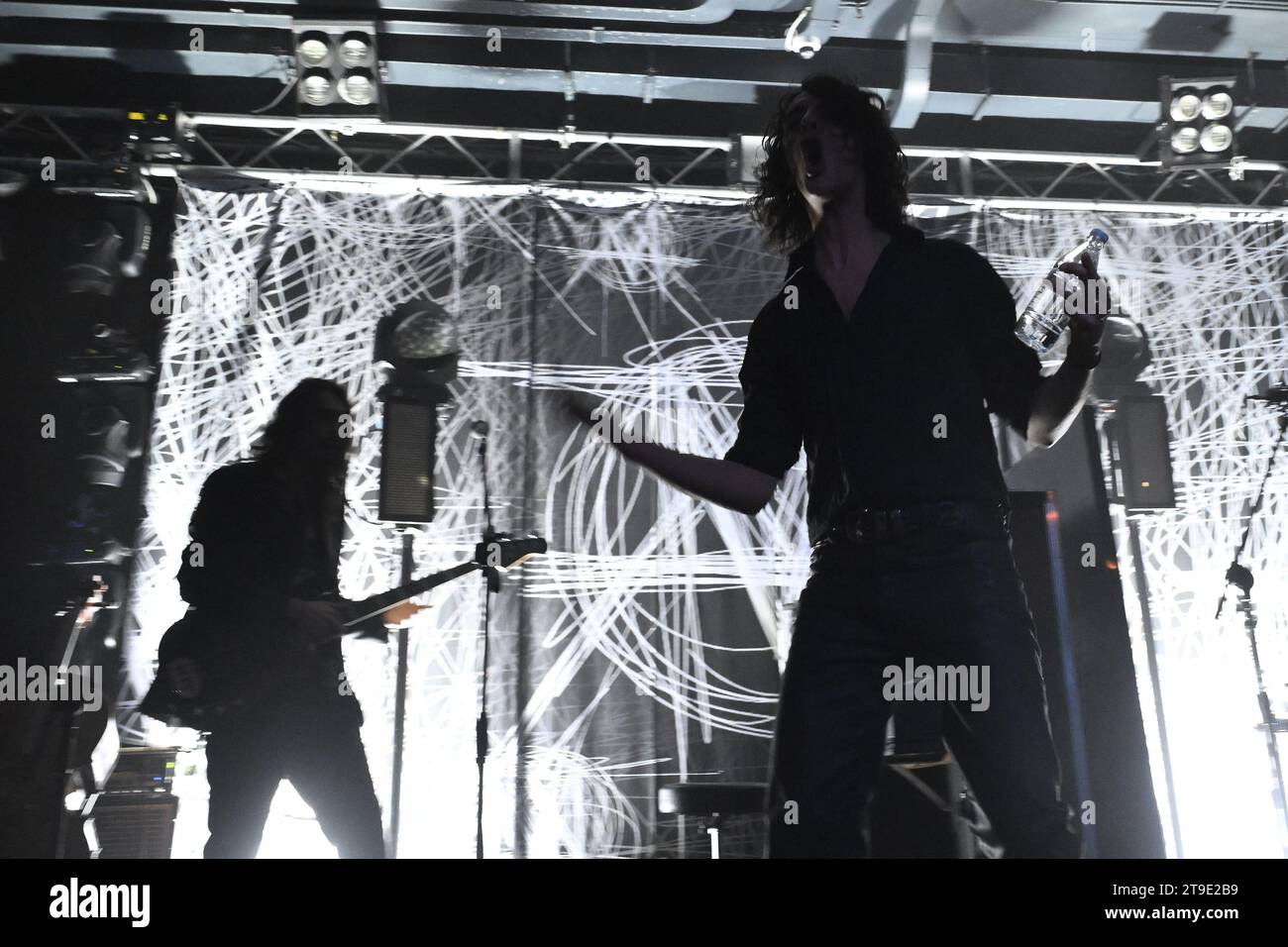 Ciampino, Italia. 24 de noviembre de 2023. Motta durante el concierto La Música e Finita Club