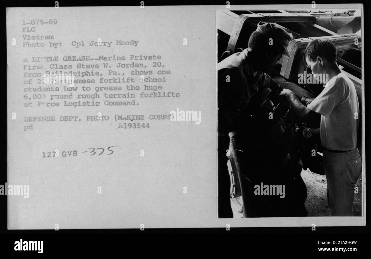 Steve W. Jordan de Filadelfia, soldado marino de primera clase