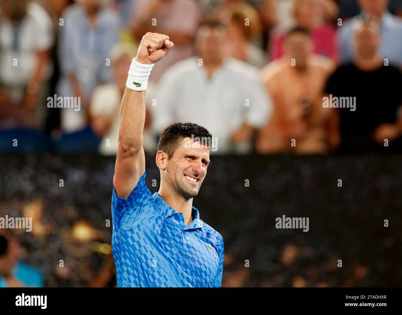 Novak Djokovic celebra después de ganar, el Abierto de Australia 2023, Melbourne Park, Melbourne, Victoria, Australia Foto de stock