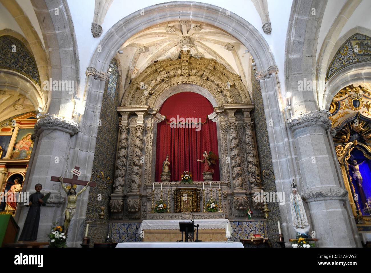 Viana do Alentejo, Igreja de Nossa Senhora da Anunciaçao (estilo manuelino) dentro del castillo. Évora, Alentejo, Portugal. Foto de stock