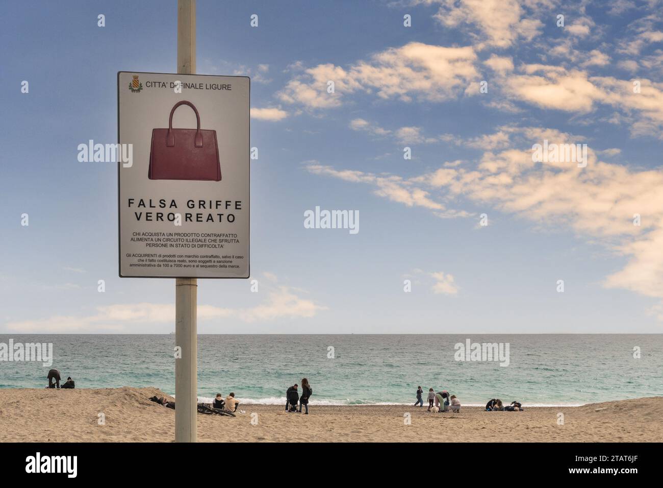 Ropa de marca falsa fotograf as e im genes de alta resoluci n Alamy