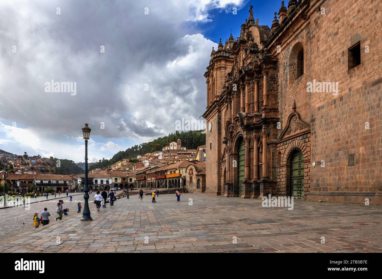 Catedral en la Plaza de Armas en Cusco, Perú Foto de stock