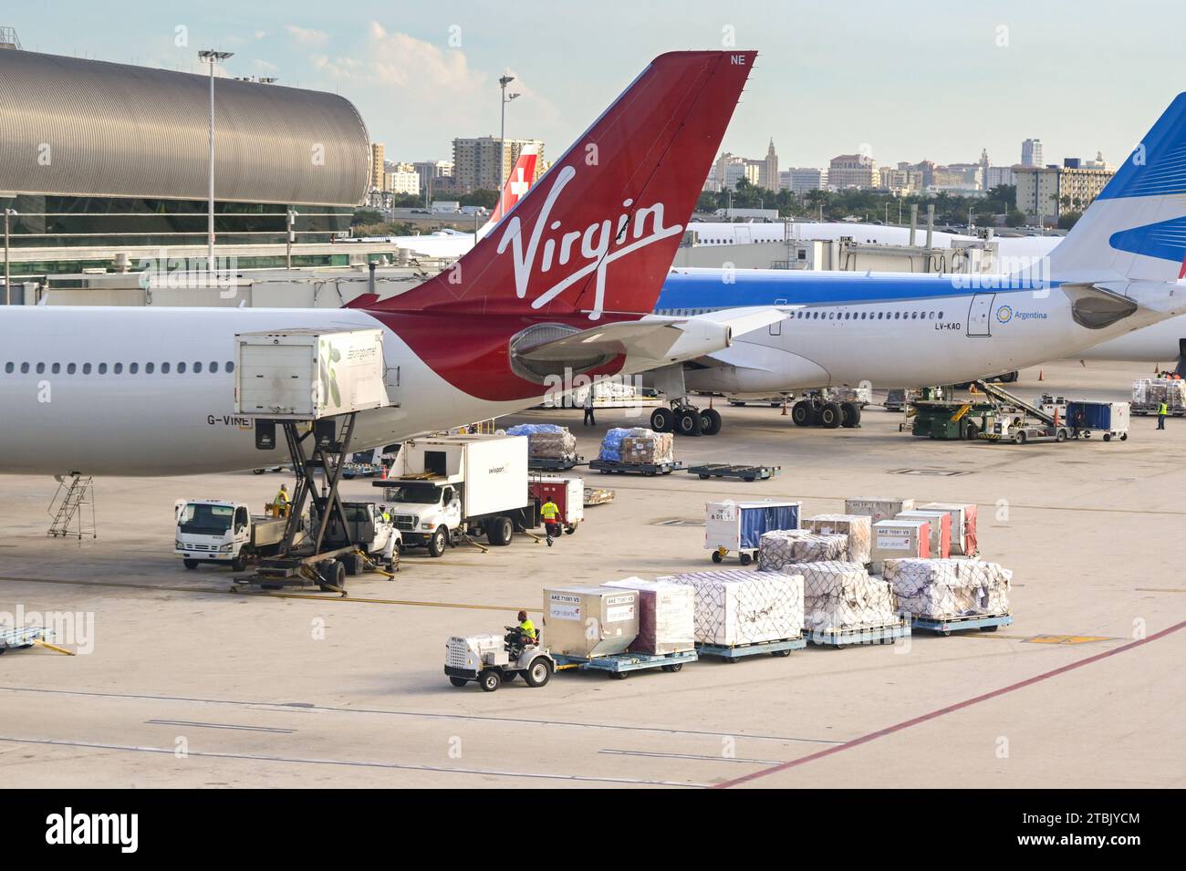 Miami, Florida, EE.UU. 4 de diciembre de 2023 Remolques de remolque