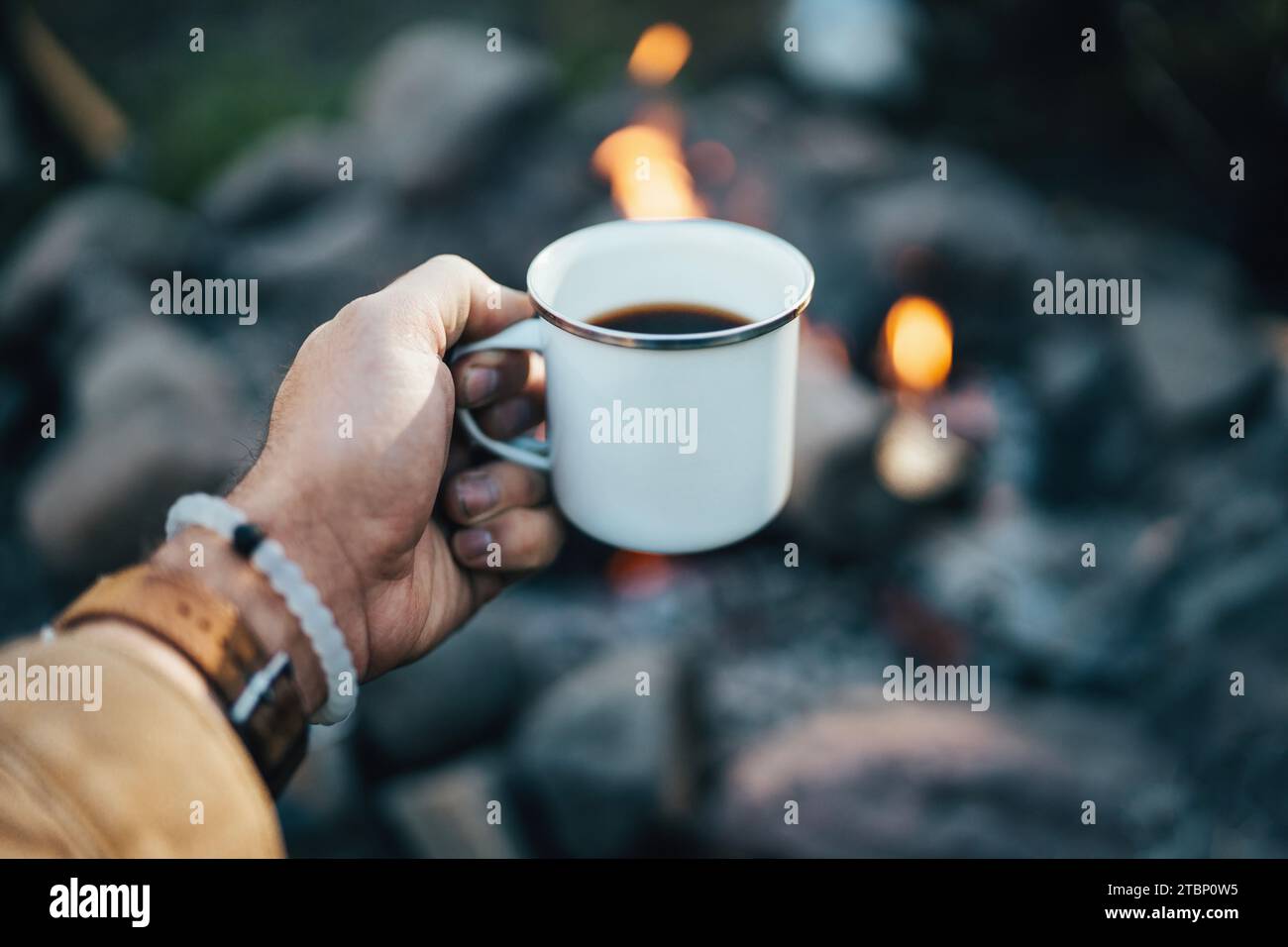 Campfire coffee fotografías e imágenes de alta resolución - Alamy