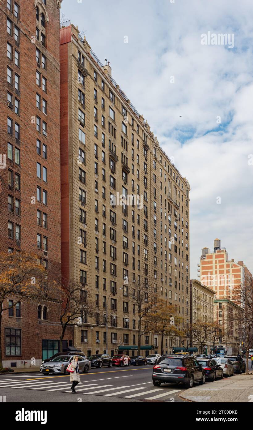 Emery Roth diseñó la calle E th Street en el Upper East Side de Manhattan el edificio de