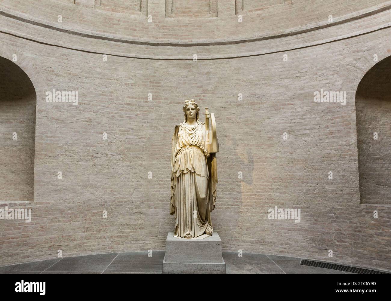 Apolo, dios de las artes en Glyptothek en Munich Foto de stock