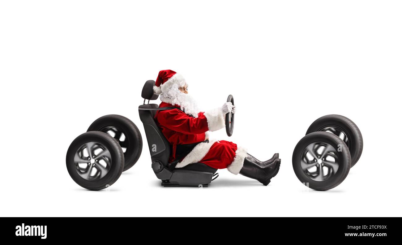 Conducción de Santa Claus, asiento de coche y cuatro ruedas, aislado sobre fondo blanco Foto de stock