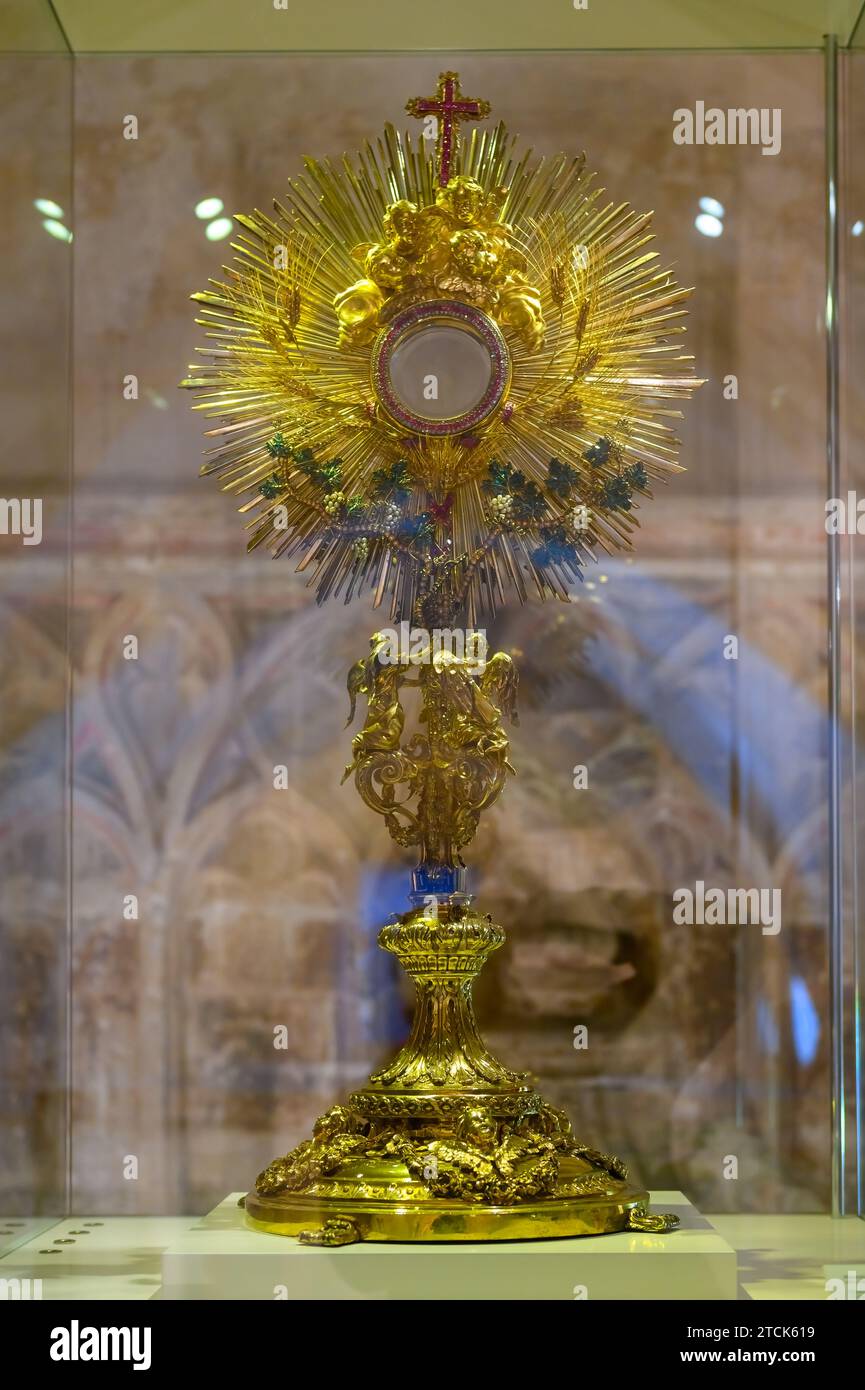 Objeto religioso dorado, Murcia, españa Foto de stock