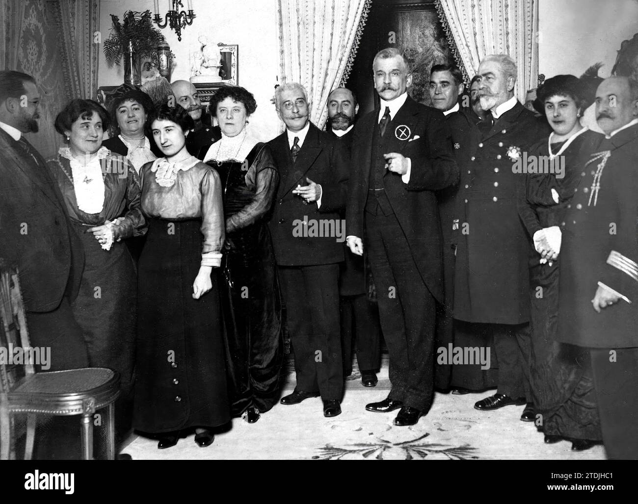 Orden del merito naval fotografías e imágenes de alta resolución Alamy