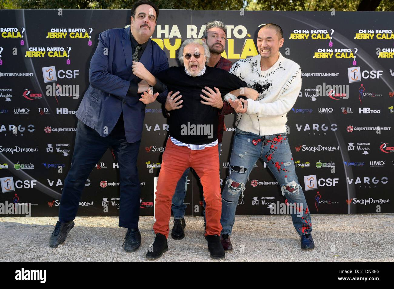 Antonio Fiorillo Jerry Cala Sergio Assisi Und Shi Yang Shi Beim Photocall Zum Kinofilm Chi Ha 0146