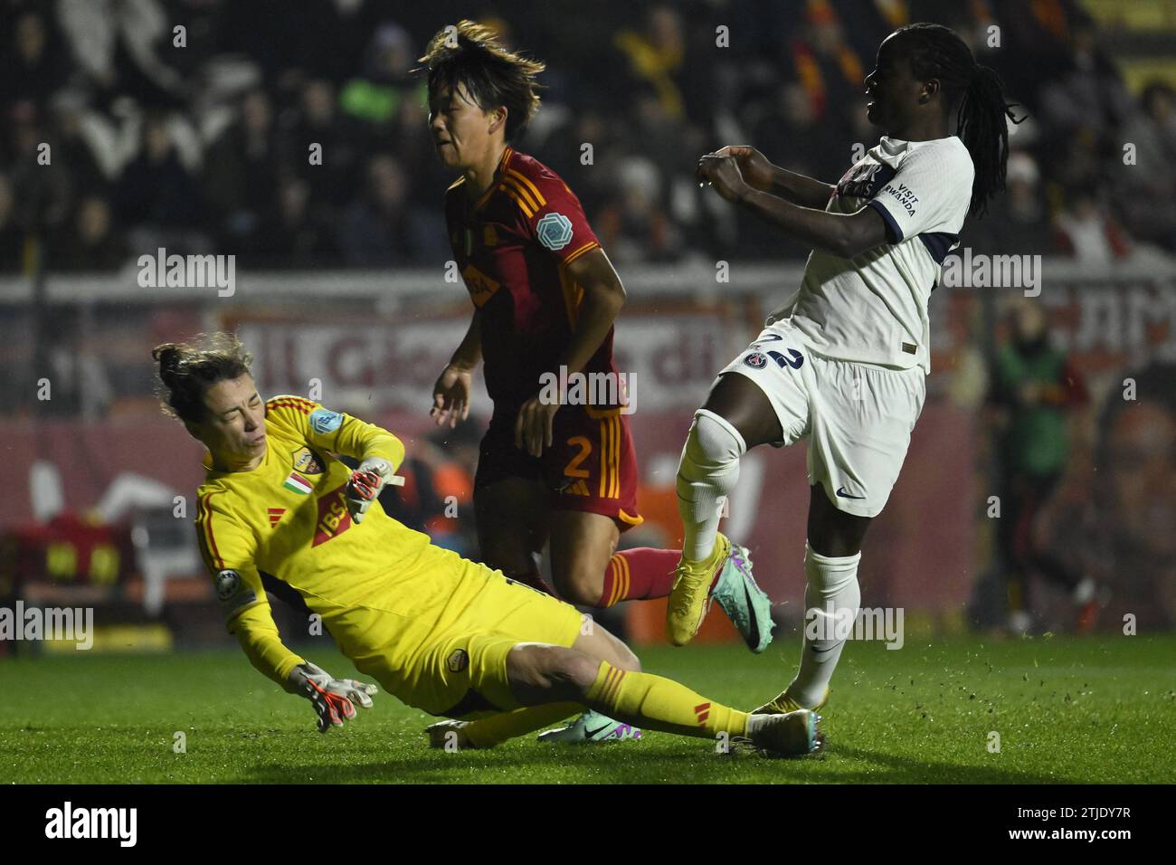 Roma Italia 20 De Diciembre De 2023 Tabitha Chawinga Del Paris Saint Germain Marcó 0 1 Puntos 