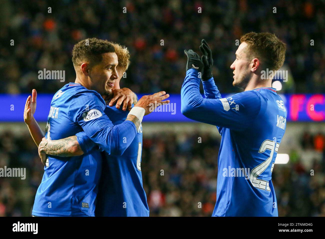 Glasgow, Reino Unido. 20 de diciembre de 2023. Después de su victoria en la Copa Viaplay el 17 de enero en Hampden Park, los Rangers ahora juegan contra St Johnstone en su tierra natal del Ibrox Stadium, Glasgow, Escocia, Reino Unido. Los Rangers están ahora a solo 5 puntos del Celtic con dos partidos en la mano, por lo que el resultado de este juego es muy importante. Crédito: Findlay/Alamy Live News Foto de stock