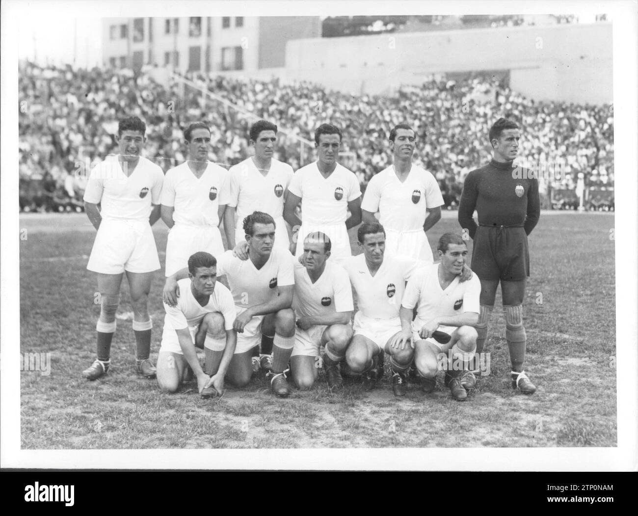 Valencia, campeón de la Copa del Generalissimo en 1941, ante el español