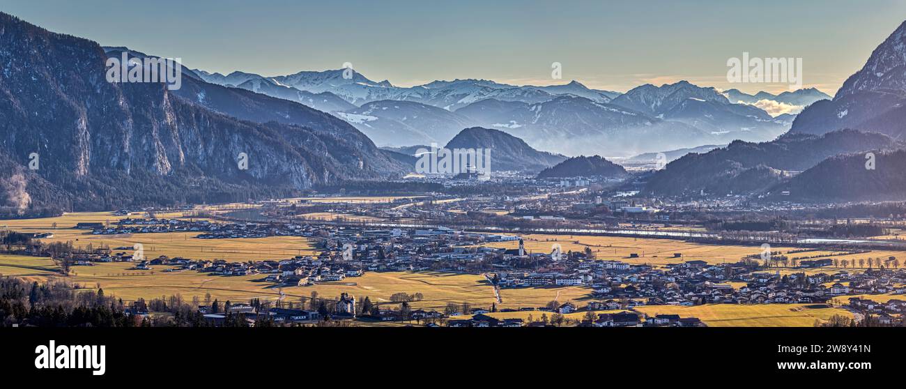 Inntal, Kufstein, Neblig, Alpes, Austria Foto de stock