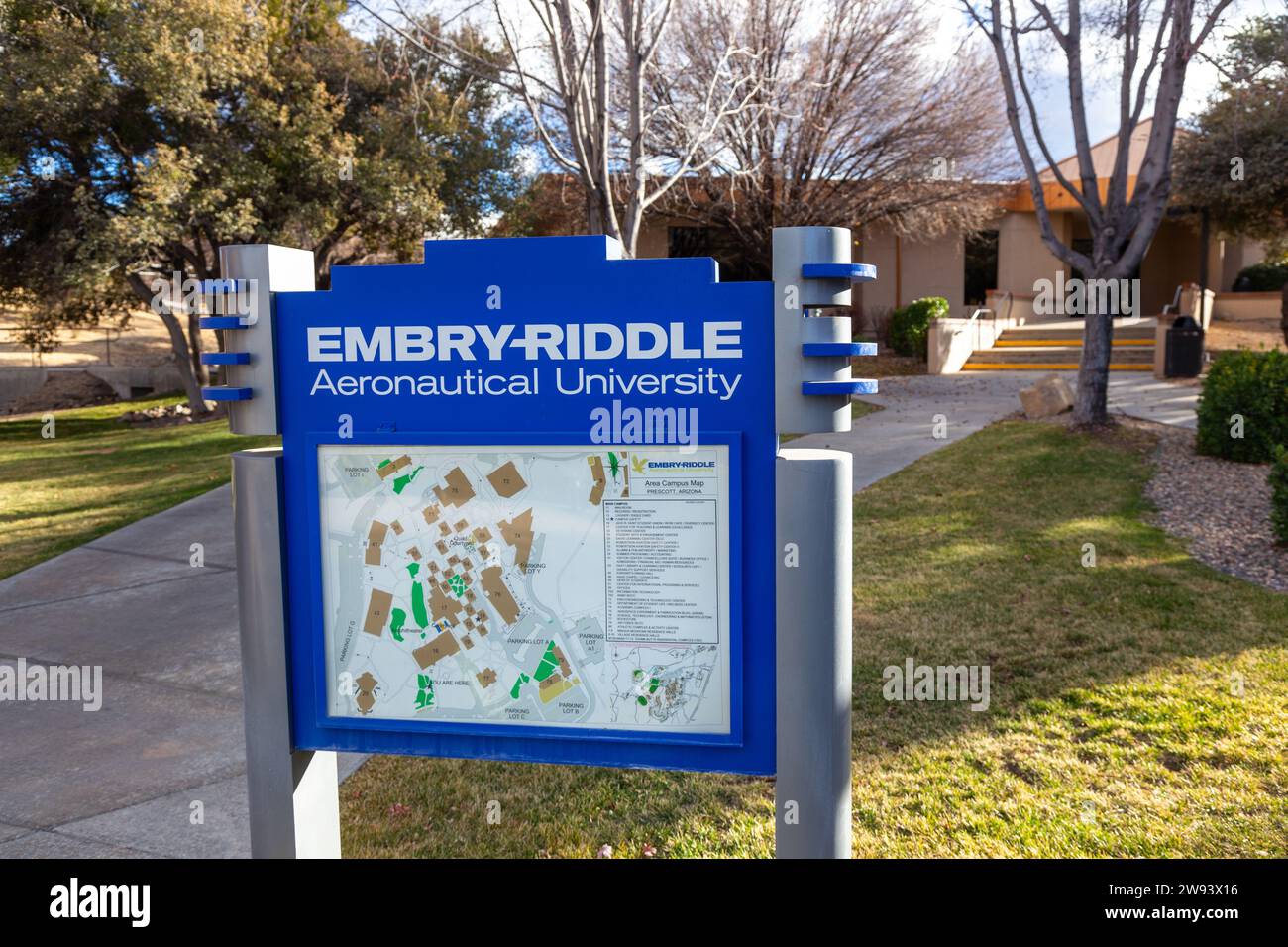 Embry Riddle Junta de letreros de entrada a la universidad aeronáutica con mapa de dirección de edificios universitarios en Prescott Arizona suroeste de EE.UU. Foto de stock