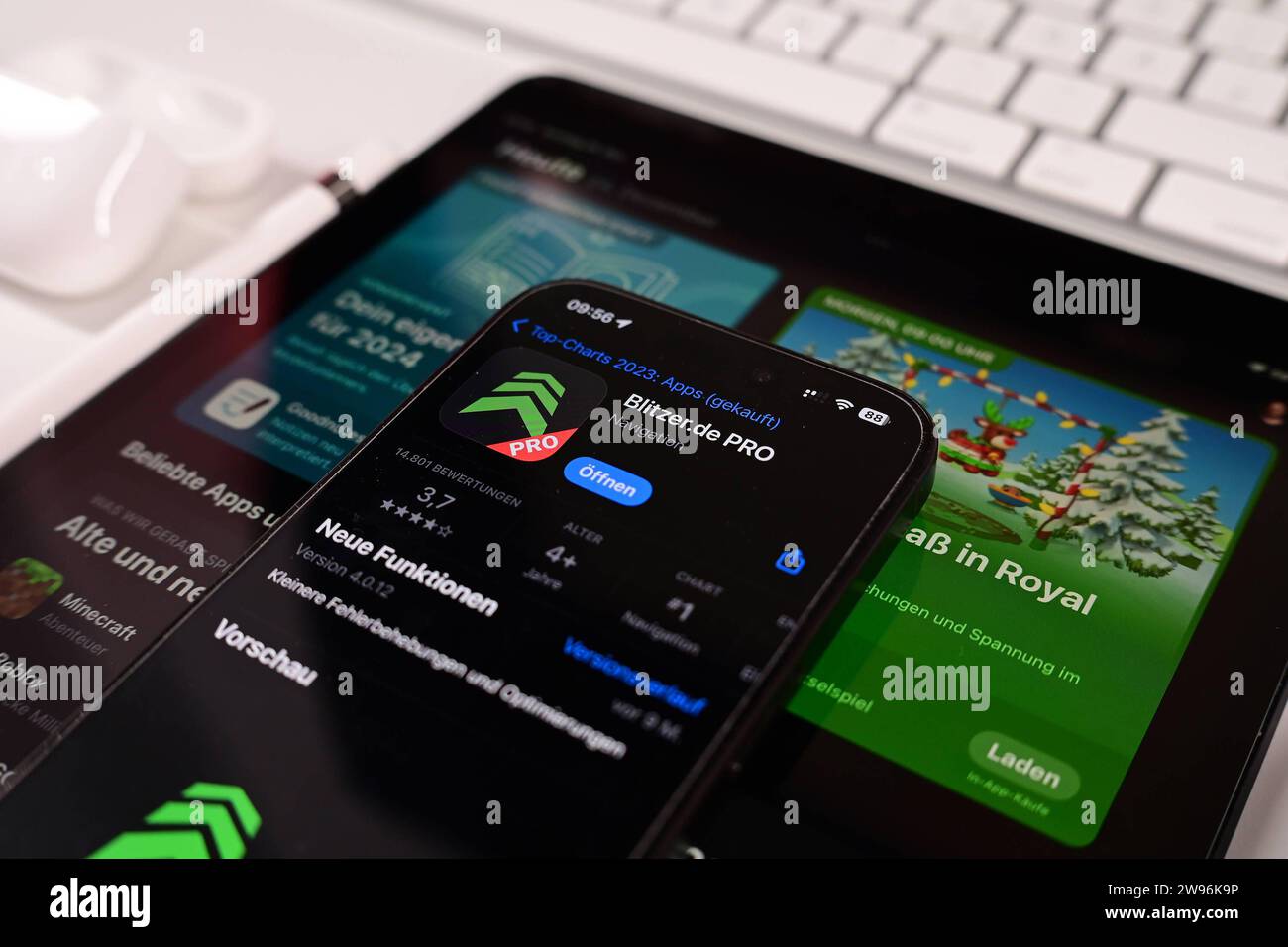 OnePlus 9 Pro 5G en color verde pino Fotografía de stock - Alamy