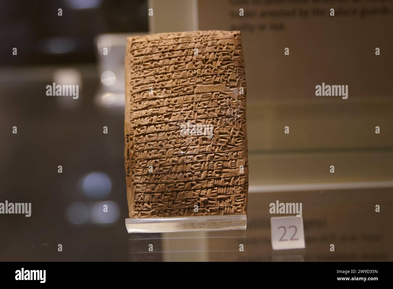 Antigua tableta de arcilla en el Museo de las Civilizaciones Anatolianas, ciudad de Ankara, Turkiye Foto de stock