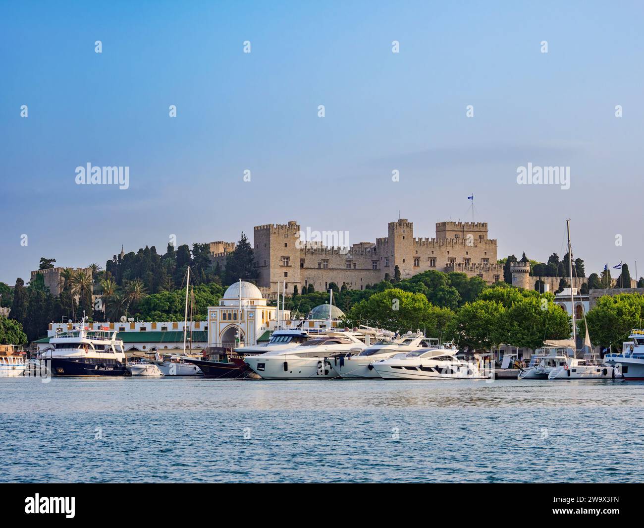 Vista hacia el Palacio del Gran Maestre de los Caballeros de Rodas al