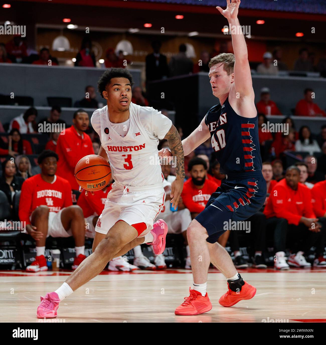 30 de diciembre de 2023 El escolta de Houston Ramon Walker Jr. (3