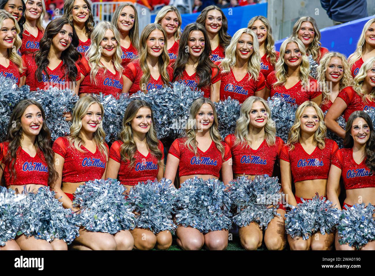 30 de diciembre de 2023 OLE Miss anima y baila antes del ChickfilA