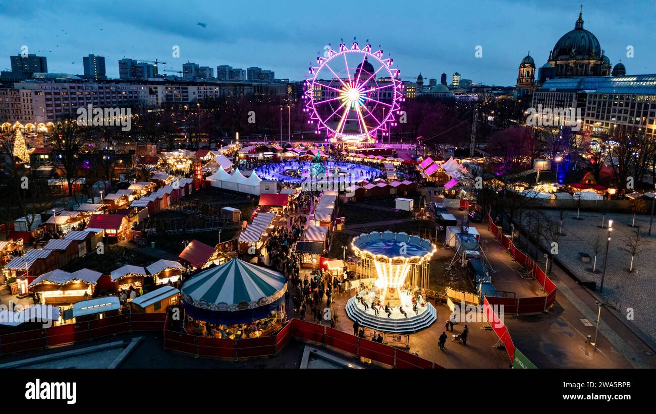 Dirección Weihnachtsmarkt am Alexanderplatz in Berlin am 23. Diciembre de 2023
