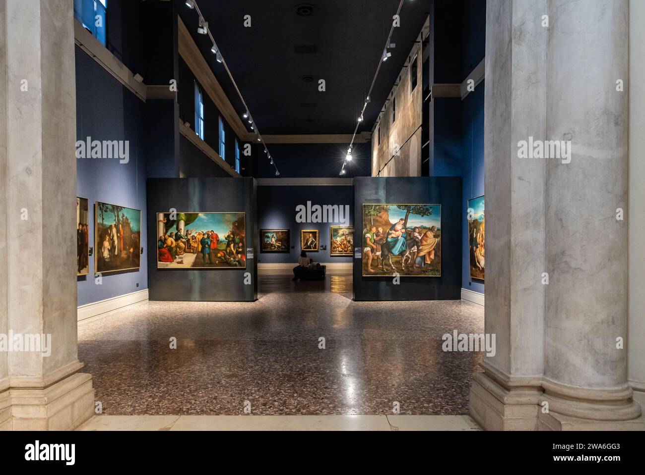 Salas de exposición internas del Museo Cívico de Bassano del Grappa, región del Véneto, norte de Italia, 16 de diciembre de 2023 Foto de stock