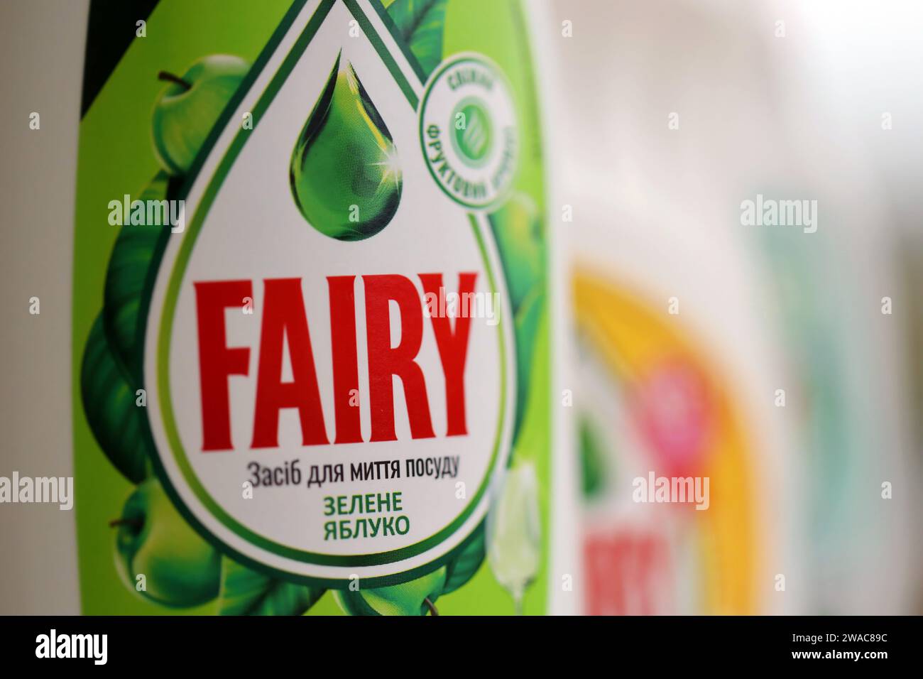 Fairy washing up liquid fotografías e imágenes de alta resolución - Alamy