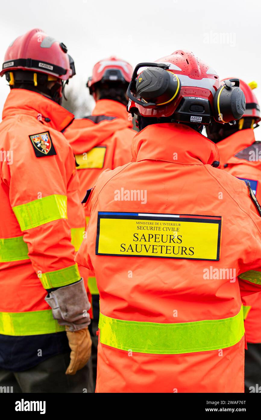 04 de enero de 2024, Baja Sajonia, Winsen (Aller) Las fuerzas de