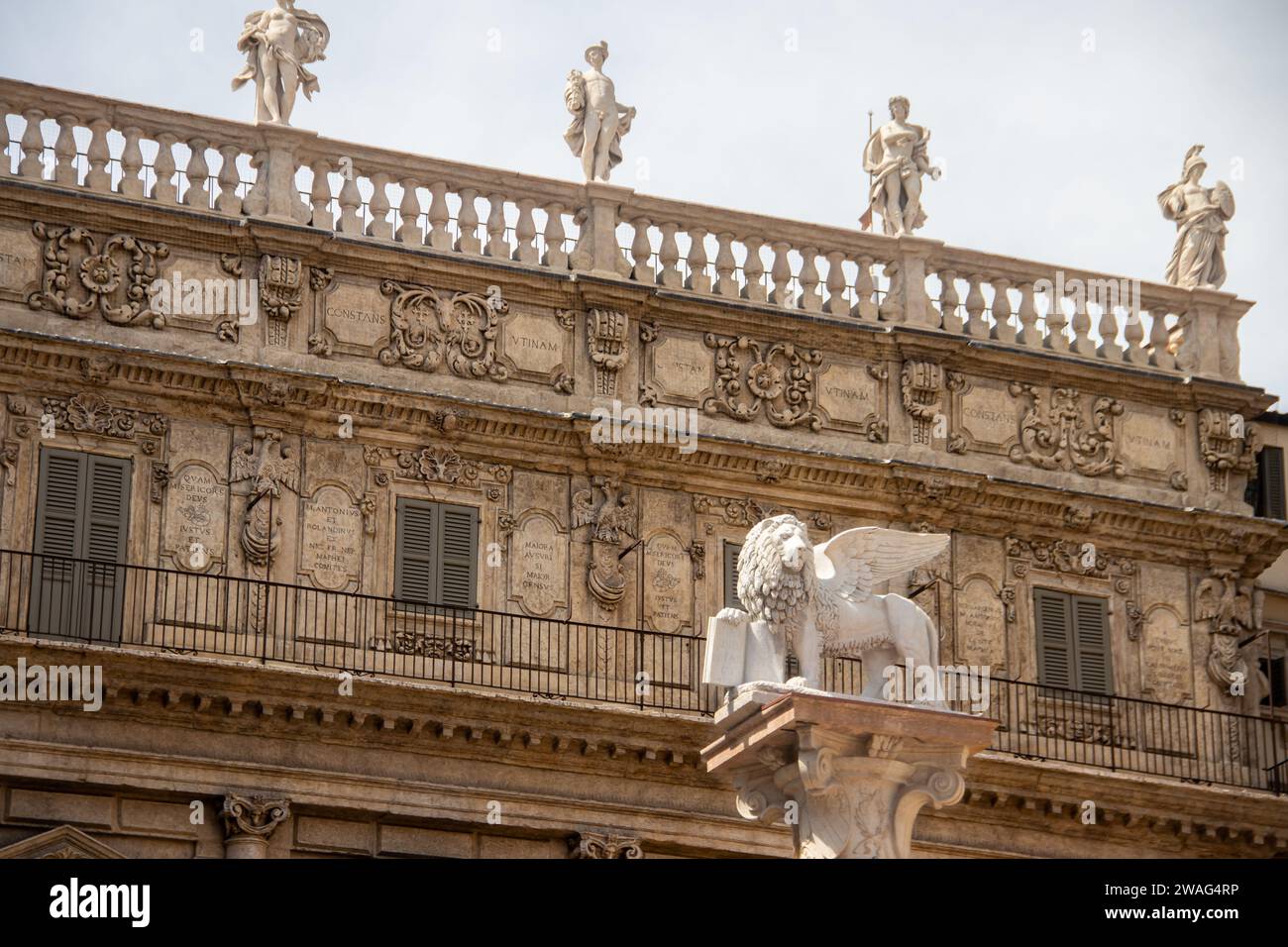 Decoración de león alado en el Palacio Ducal en Venecia, Italia Foto de stock