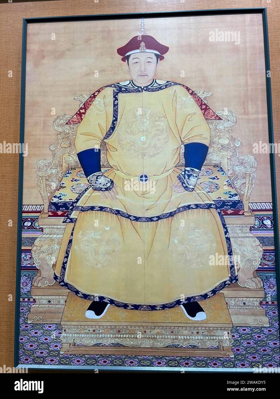 Beijing, China, arte chino, retrato del emperador chino Qianlong Lang, dinastía Ming, (siglo 16) en exhibición 'Templo del Cielo' bellas artes Yongzheng Foto de stock
