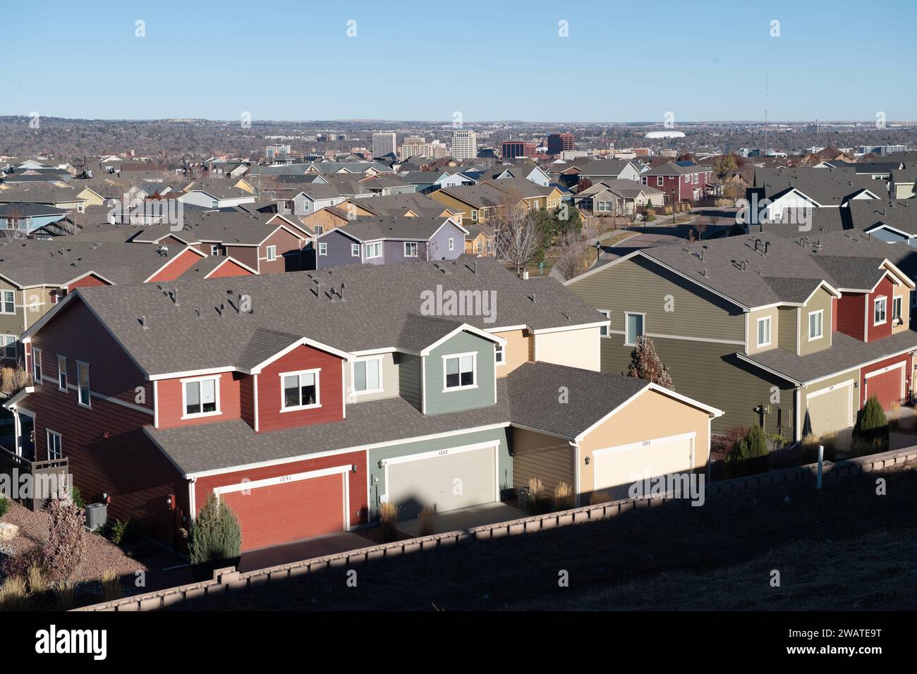 Las casas adosadas y las casas unifamiliares están muy cerca y